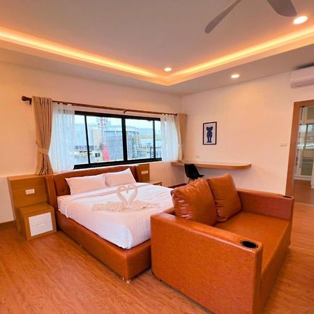 The Lodge Pattaya Exteriör bild