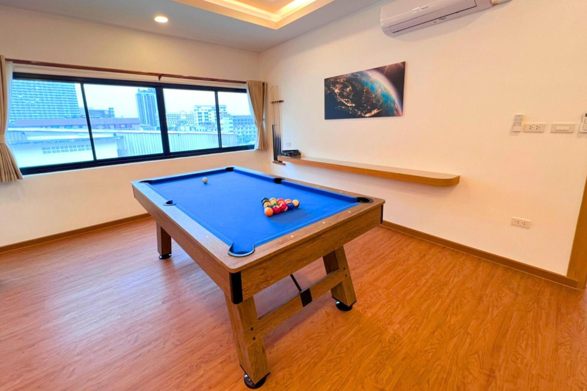 The Lodge Pattaya Exteriör bild