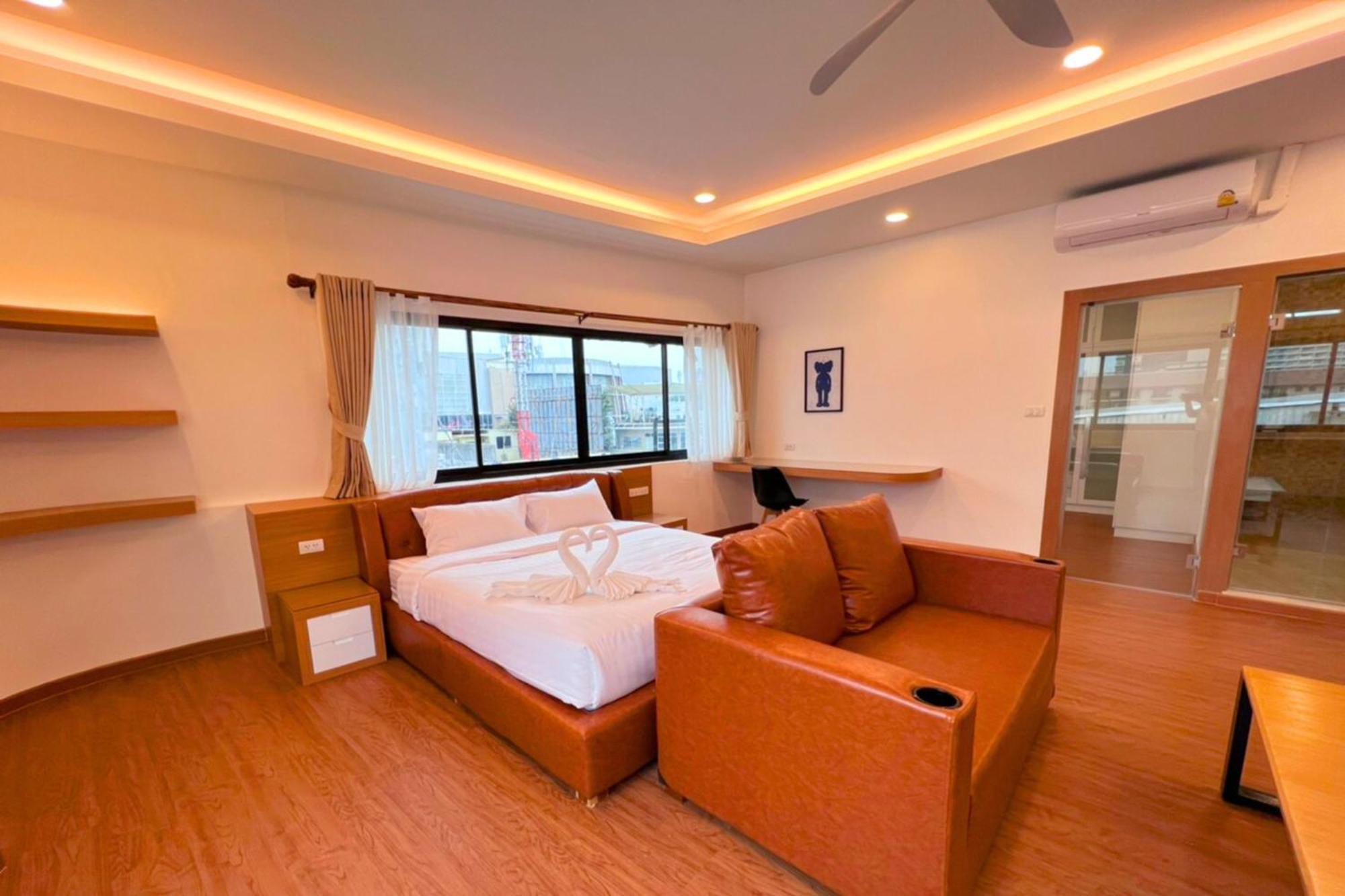 The Lodge Pattaya Exteriör bild