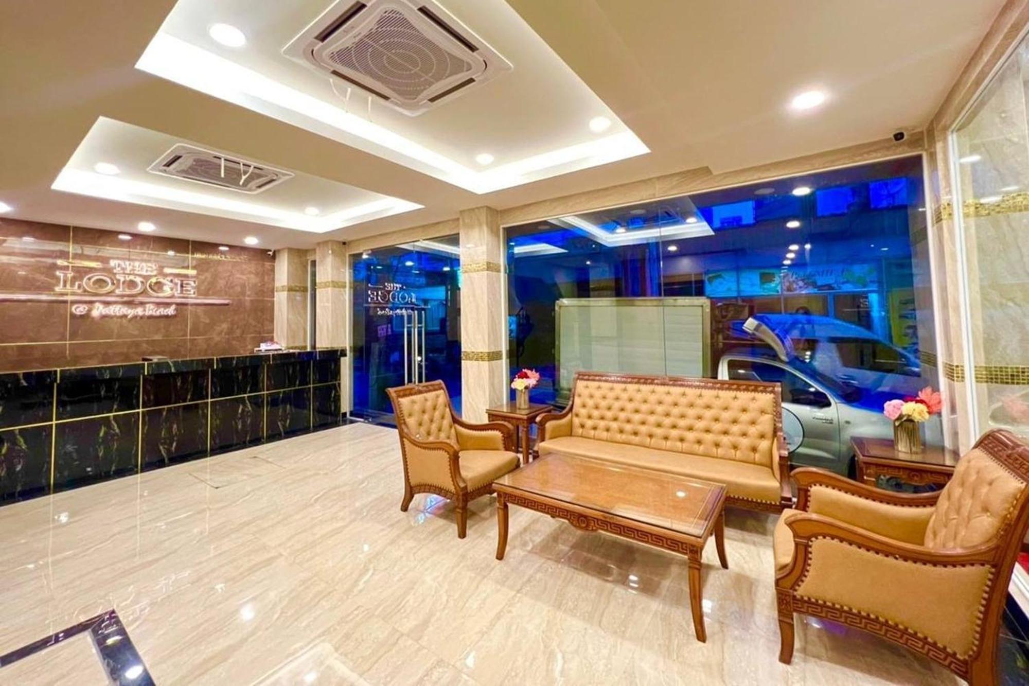 The Lodge Pattaya Exteriör bild